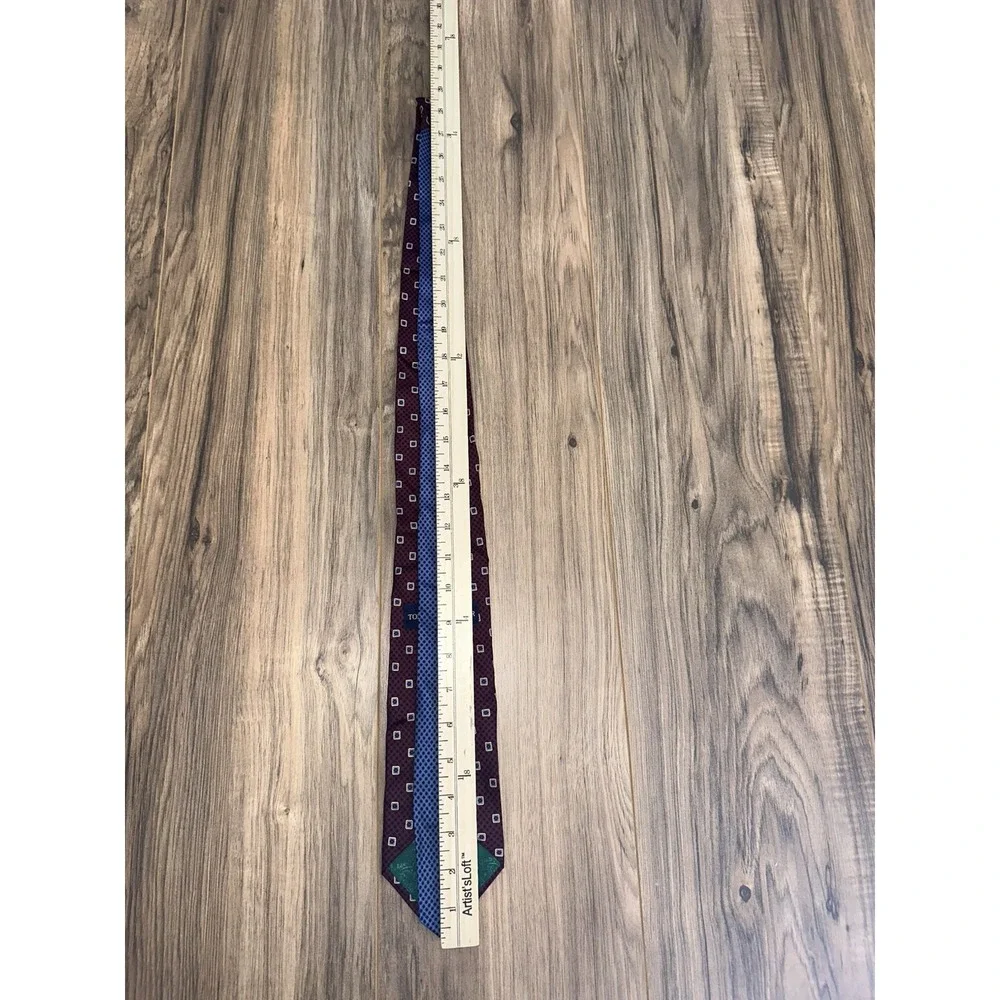 Tommy Hilfiger good used